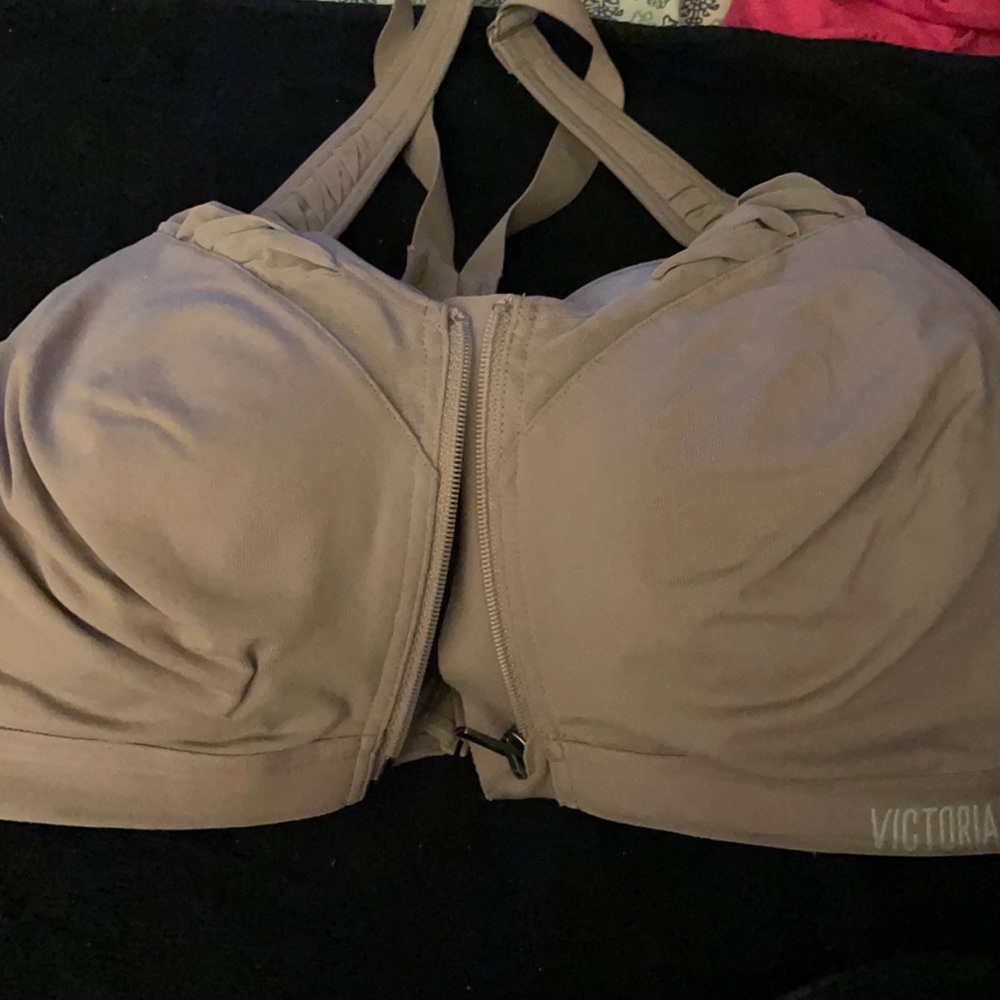 Victoria Secret Maximum Support Sports Bra